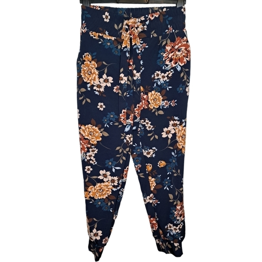 Floral Joggers, Pull-on, Relaxed Fit Pants • Ankle Cuffs • Tie Belt • Small EUC